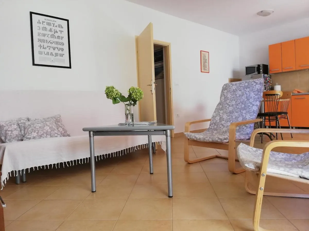 Apartment Suzy With Private Parking Fazana