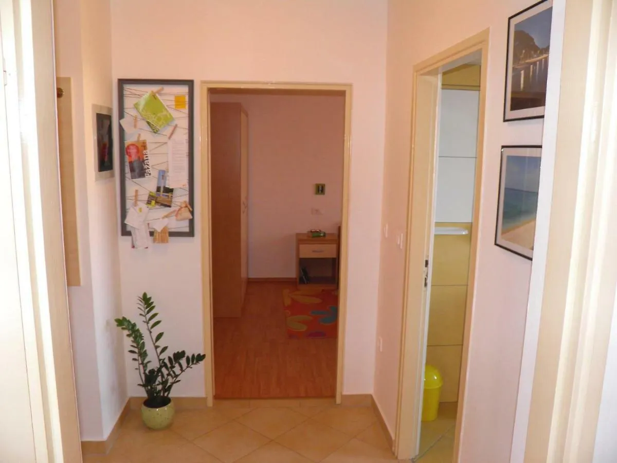 Apartment Suzy With Private Parking Fazana
