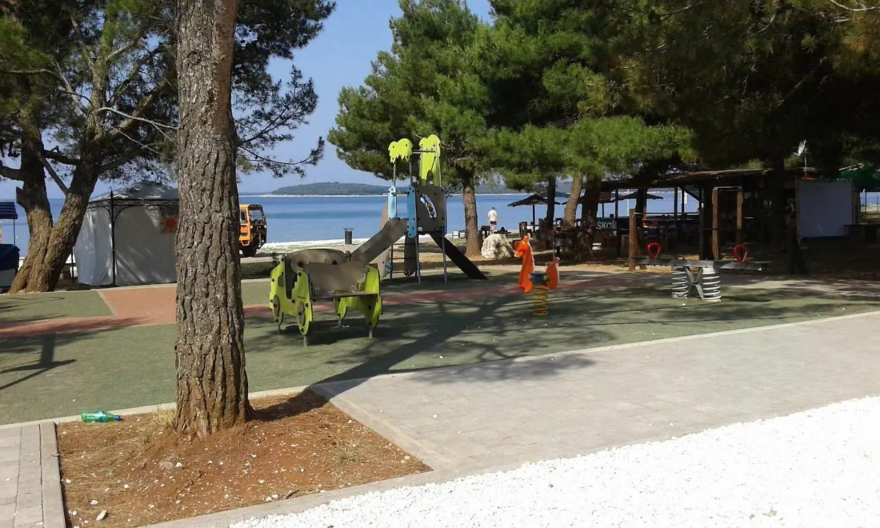 Apartment Suzy With Private Parking Fazana Croatia