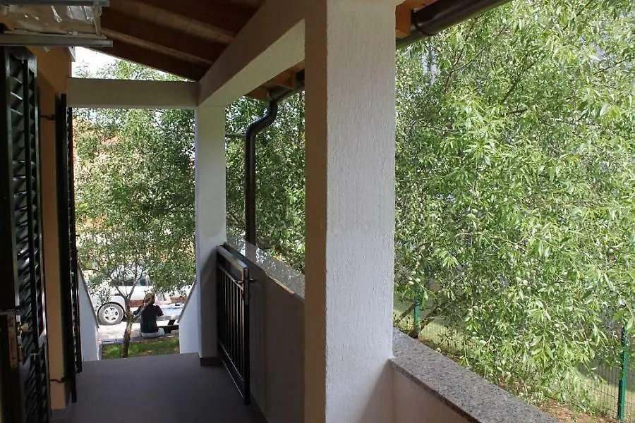 Apartment Suzy With Private Parking Fazana 0*,